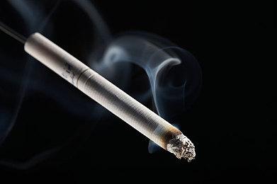 探究80年代怪诞事件《离奇发现》定档10月12日正式发售